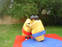 Combat de sumos gonflables - Divertissement insolite pour adulte et enfant